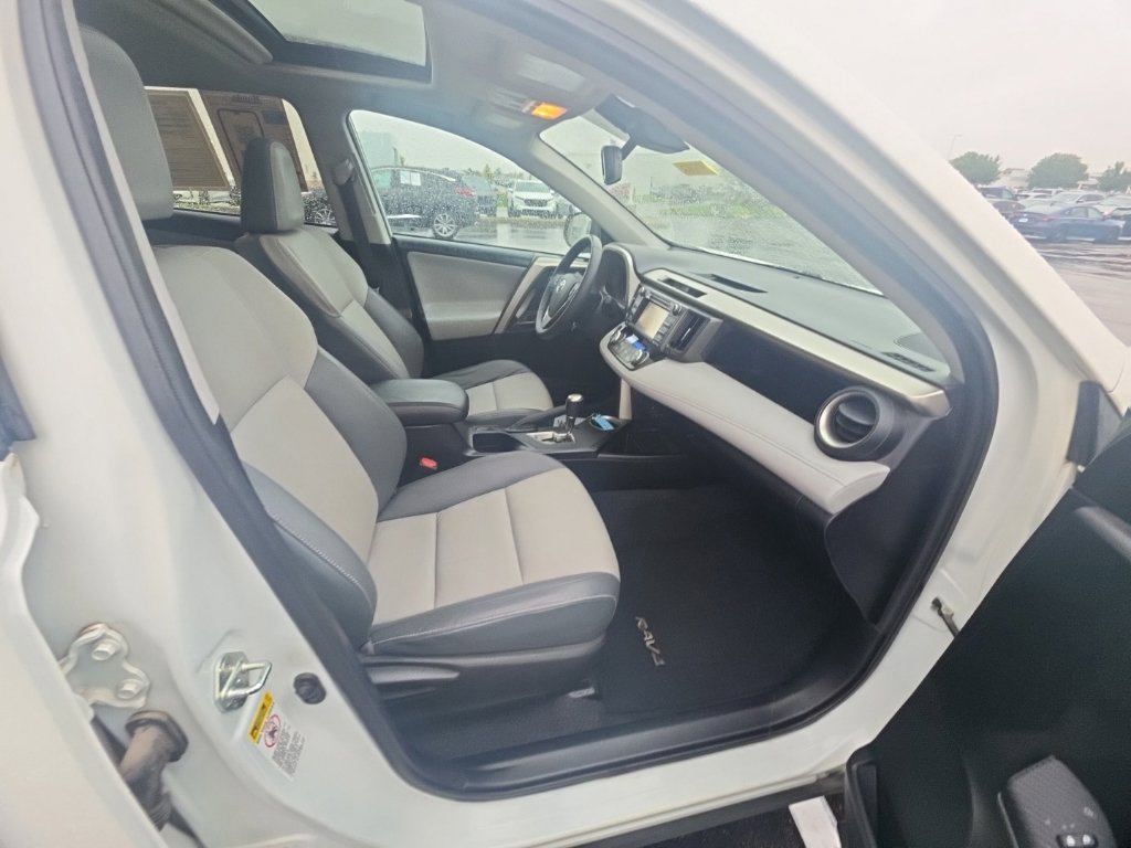 Used 2014 Toyota RAV4 Limited w/ Technology Package FWD image 39