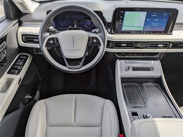 Used 2025 Lincoln Aviator 2WD image 16