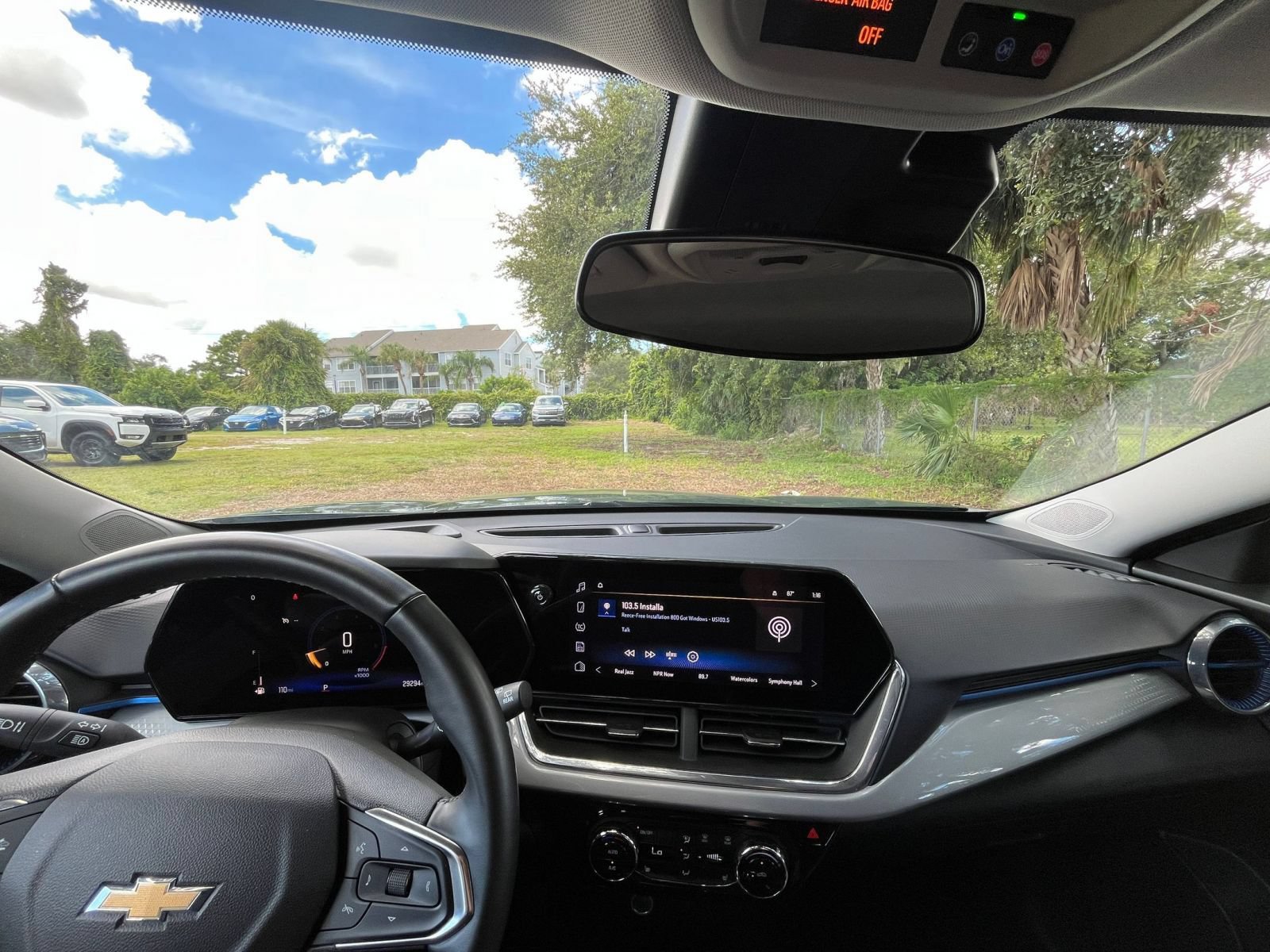 Used 2025 Chevrolet Trax LT w/ LT Convenience Package FWD image 30