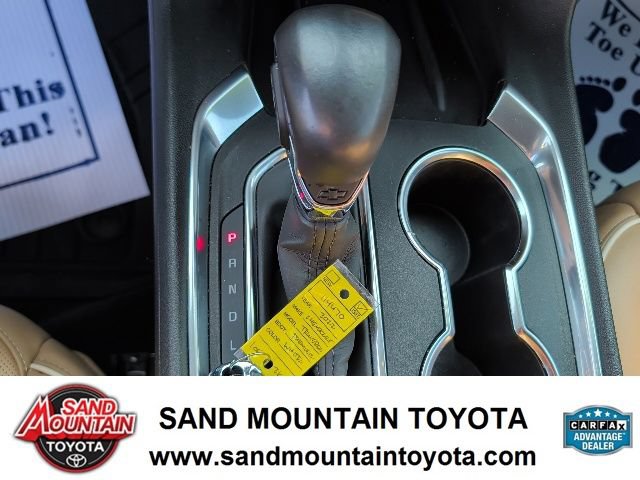 Used 2022 Chevrolet Traverse Premier FWD image 23