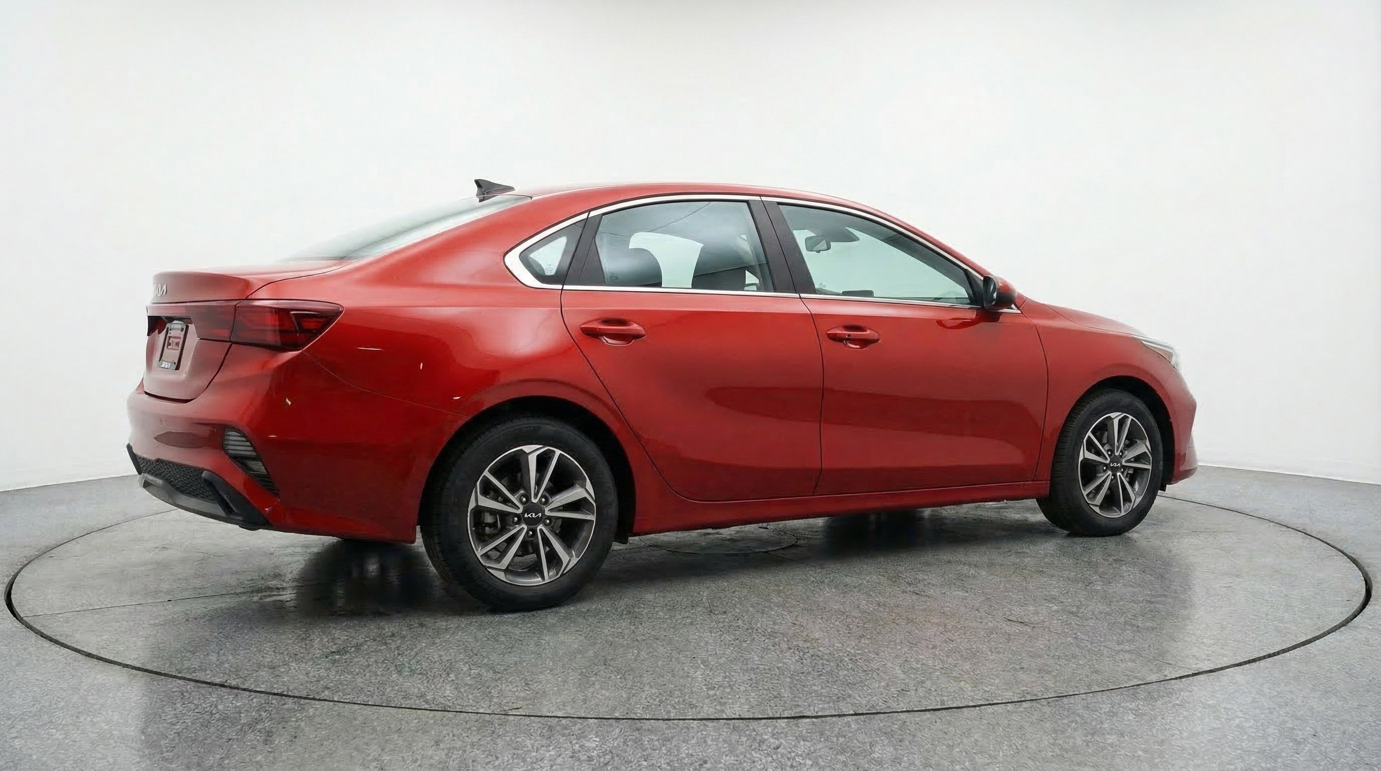 Used 2024 Kia Forte LXS image 9