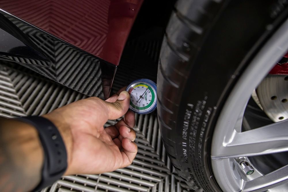 Used 2025 BMW M3 Competition w/ Executive Package image 45