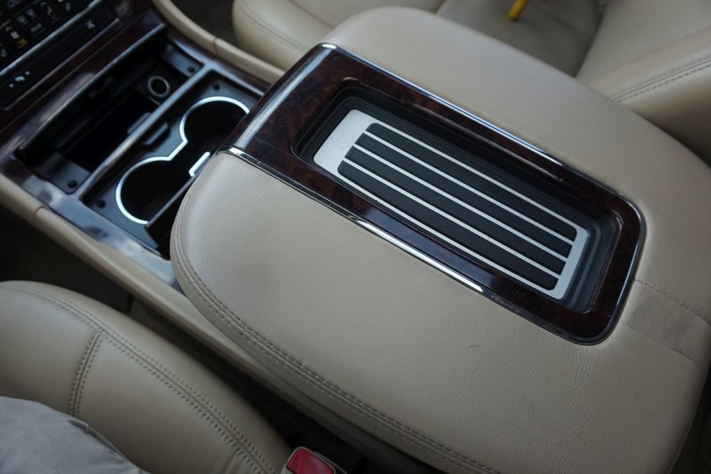 Used 2013 Cadillac Escalade Premium AWD/4WD image 42