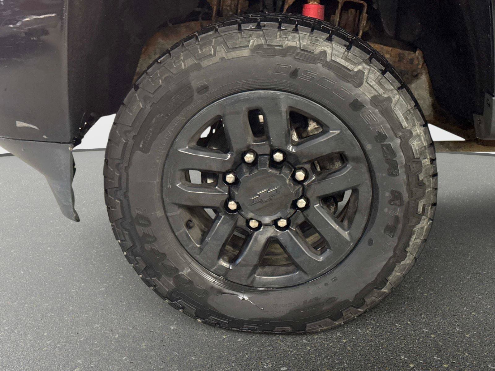 Used 2016 Chevrolet Silverado 2500 LT w/ Midnight Edition image 9