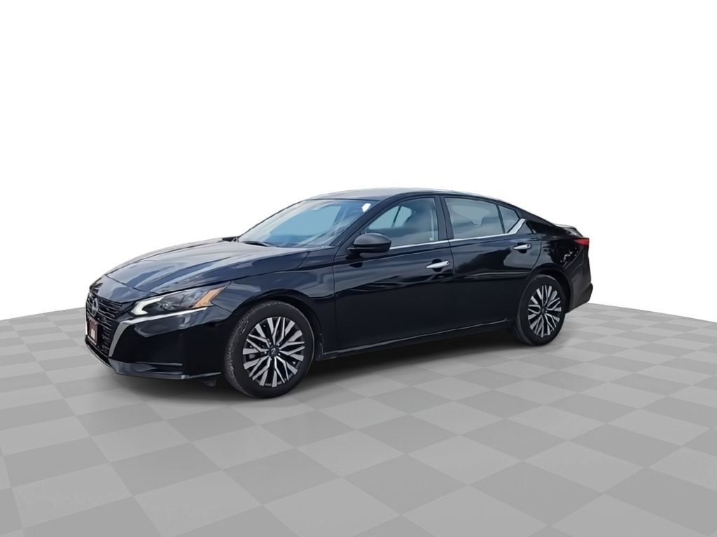 Used 2025 Nissan Altima 2.5 SV FWD image 4