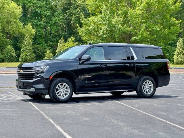 Used 2024 Chevrolet Suburban LT AWD/4WD image 2