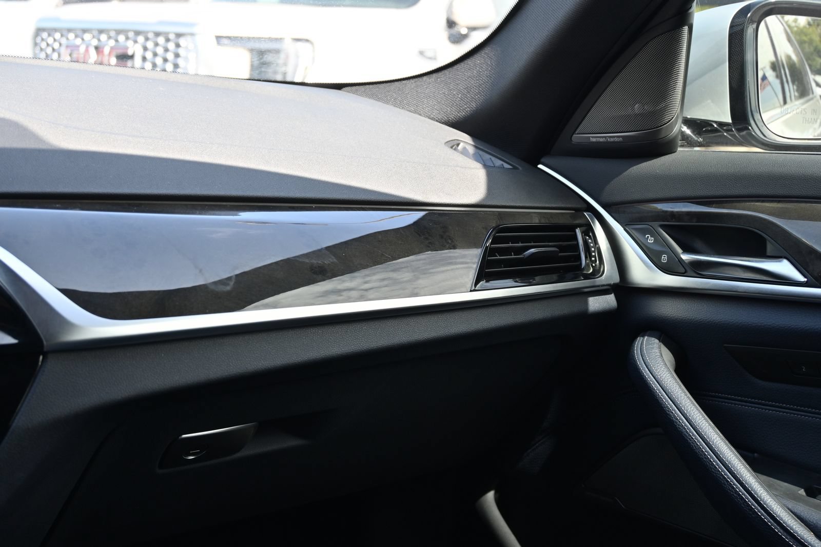 Used 2017 BMW 540i RWD image 8