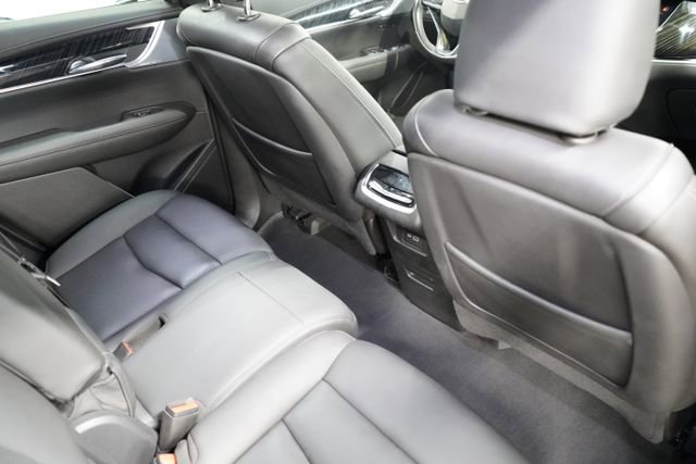 Used 2022 Cadillac XT6 Premium Luxury w/ Technology Package FWD image 21