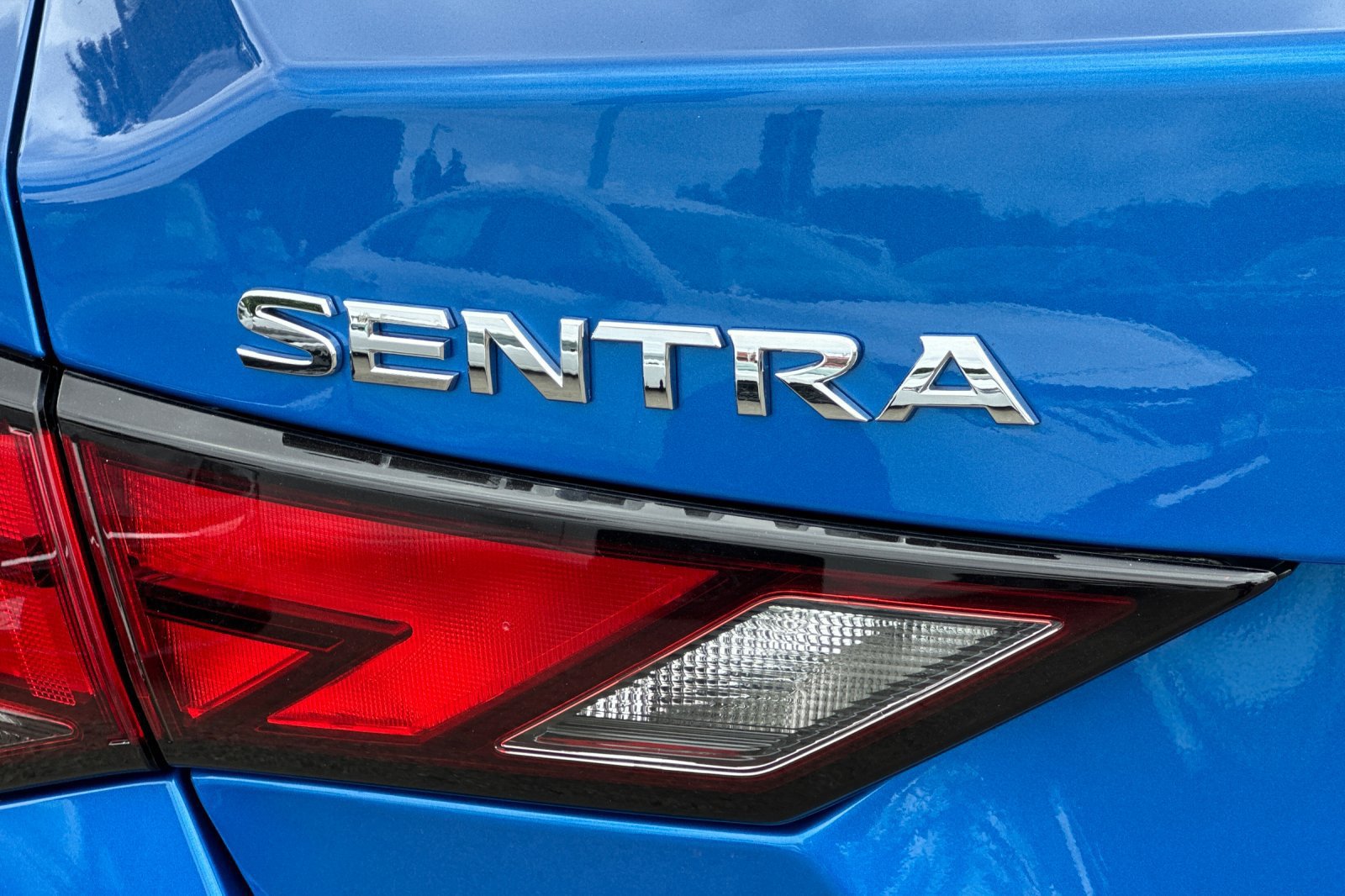 Used 2025 Nissan Sentra SV FWD image 22