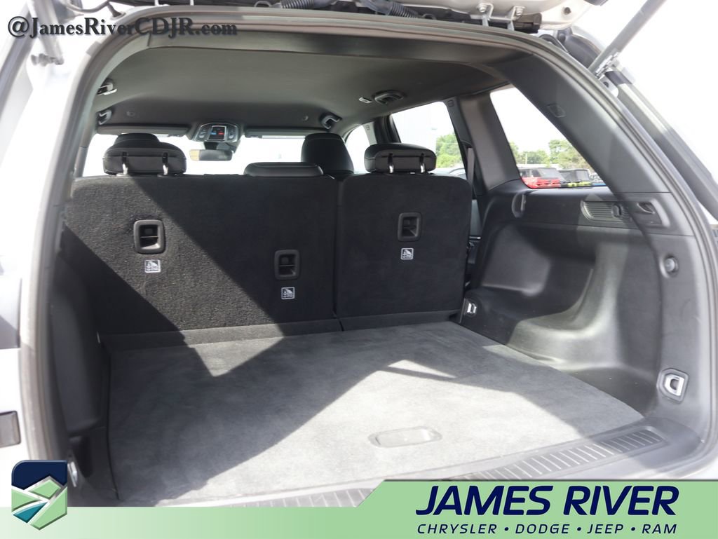 Used 2025 Jeep Grand Cherokee Altitude AWD/4WD image 15
