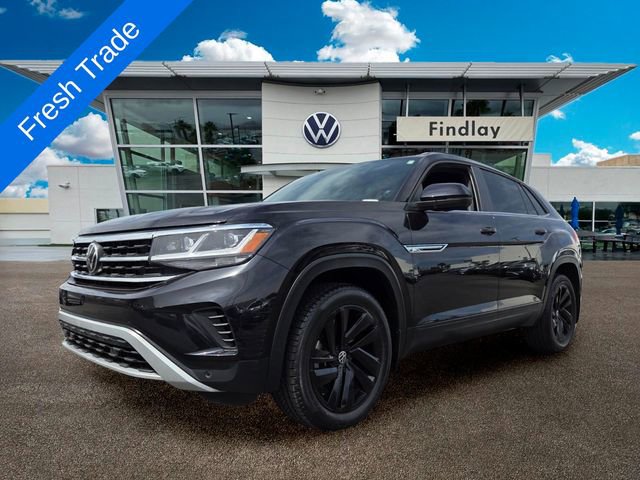 Certified 2022 Volkswagen Atlas Cross Sport SE w/ Panoramic Sunroof Package AWD/4WD image 2
