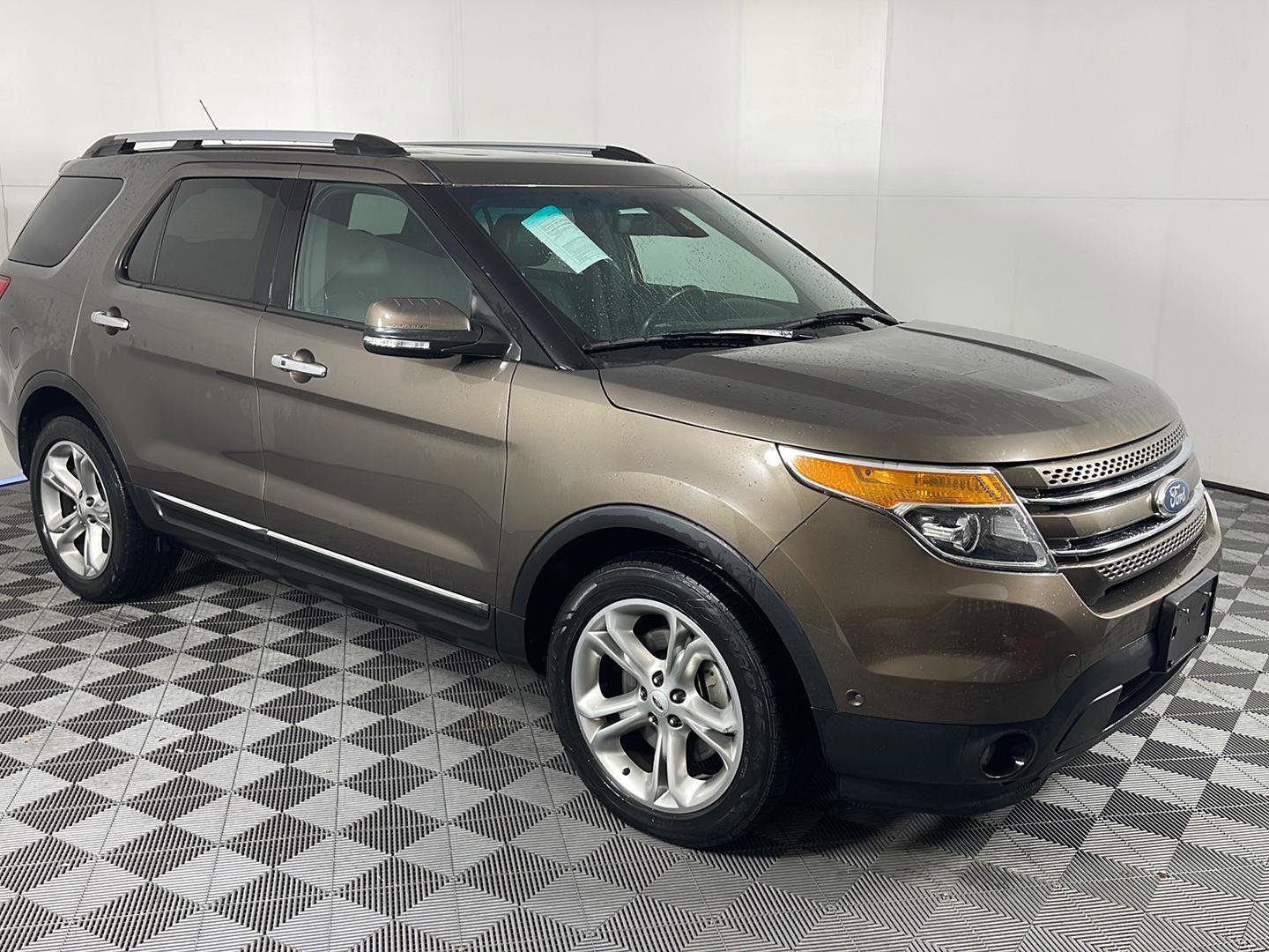 Used 2015 Ford Explorer Limited w/ Equipment Group 302A image 5