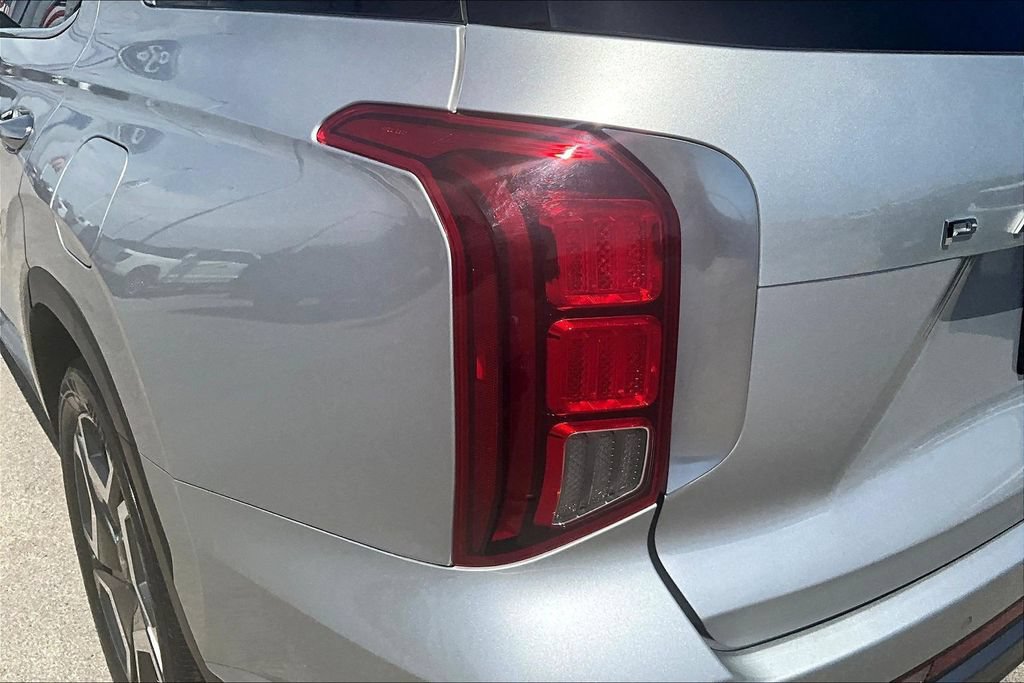 Used 2024 Hyundai Palisade Limited FWD image 33