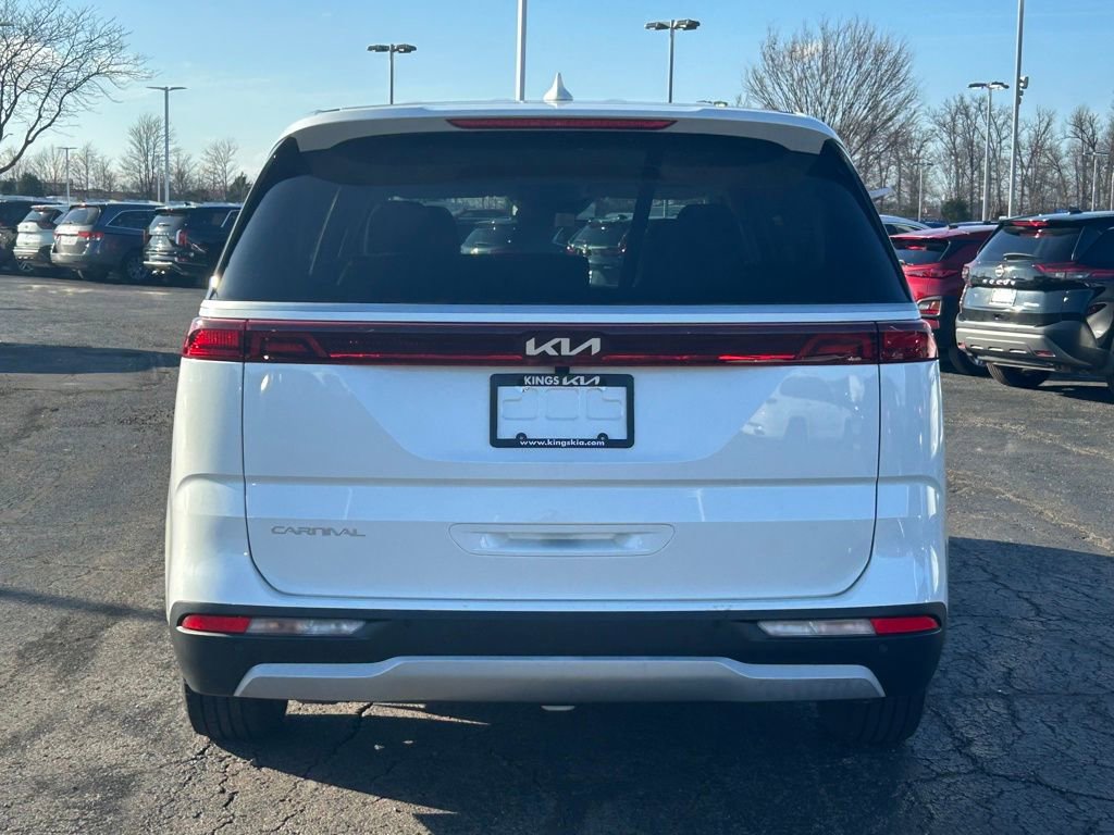 Certified 2023 Kia Carnival LX image 6