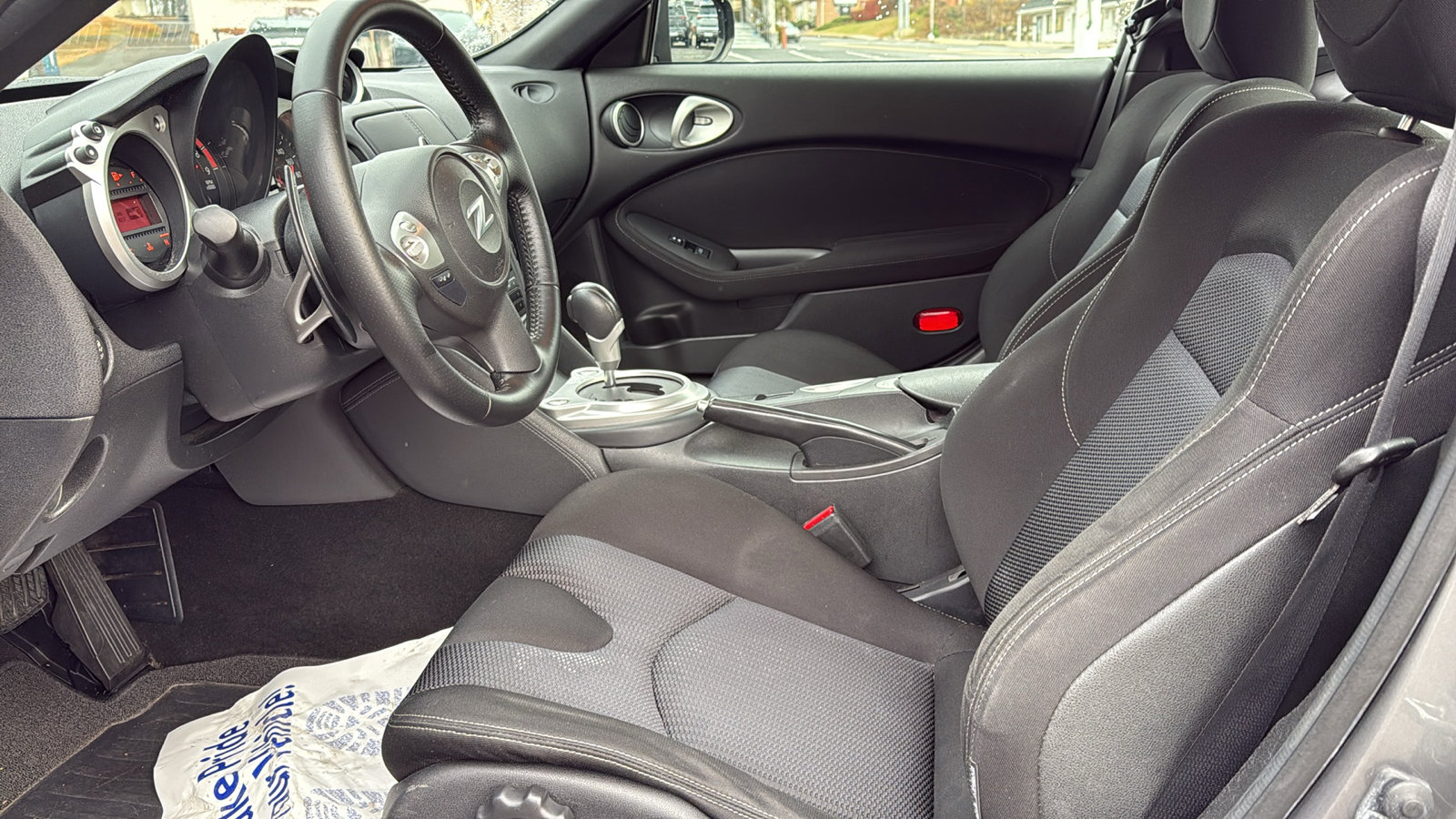 Used 2013 Nissan 370Z Coupe image 17