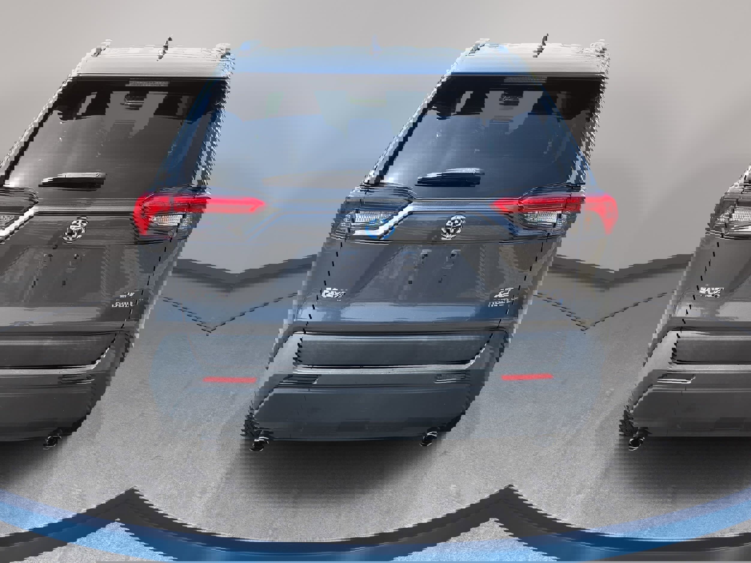 Used 2021 Toyota RAV4 XLE w/ Convenience Package image 6