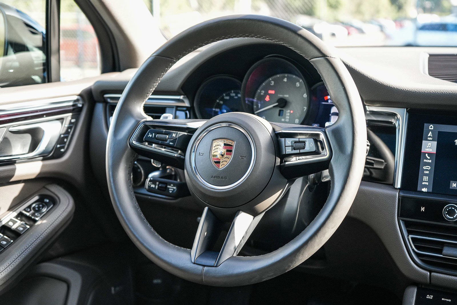 Used 2022 Porsche Macan S AWD/4WD image 14