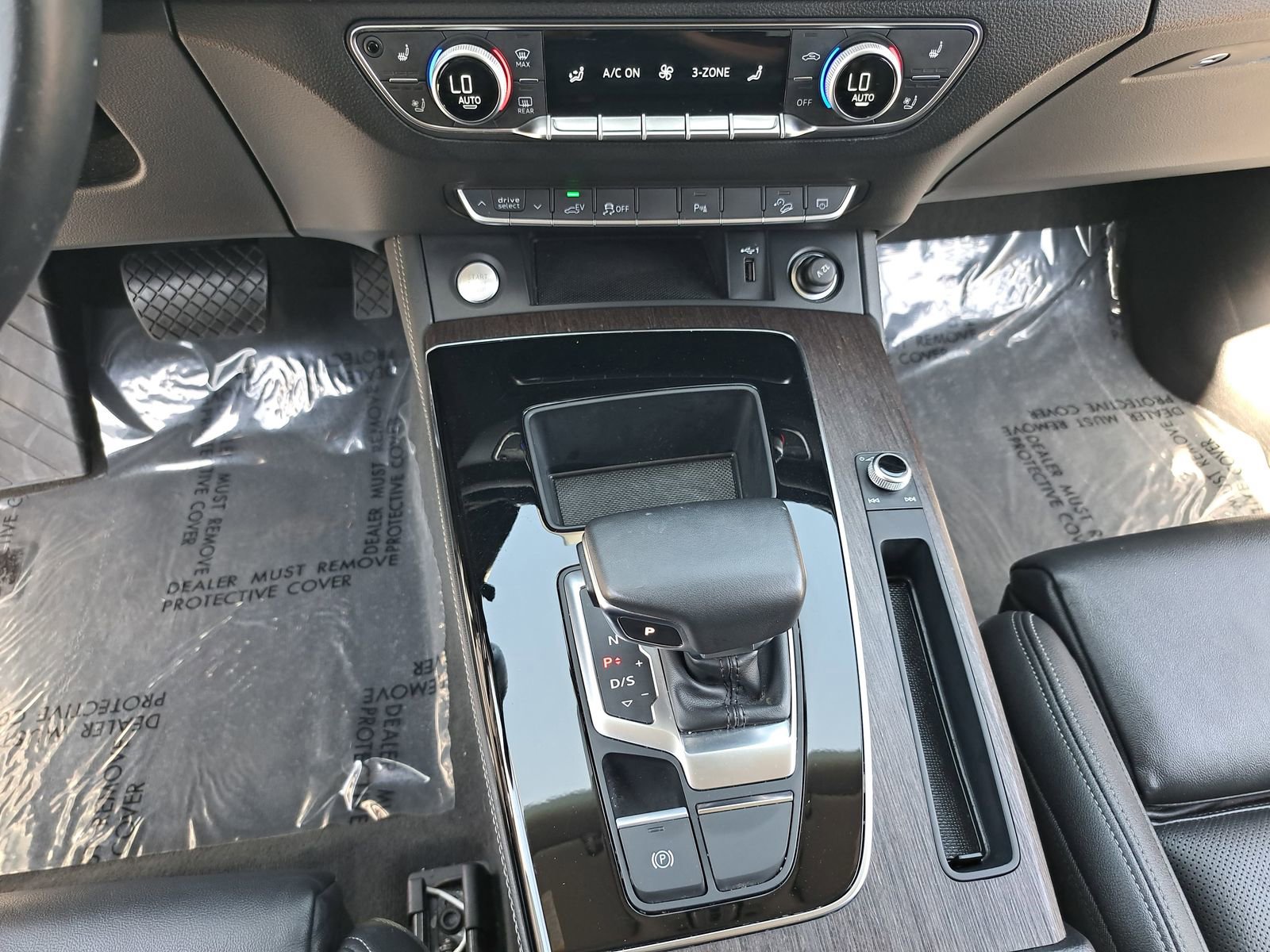 Used 2023 Audi Q5 e Premium Plus w/ Premium Plus Package AWD/4WD image 22