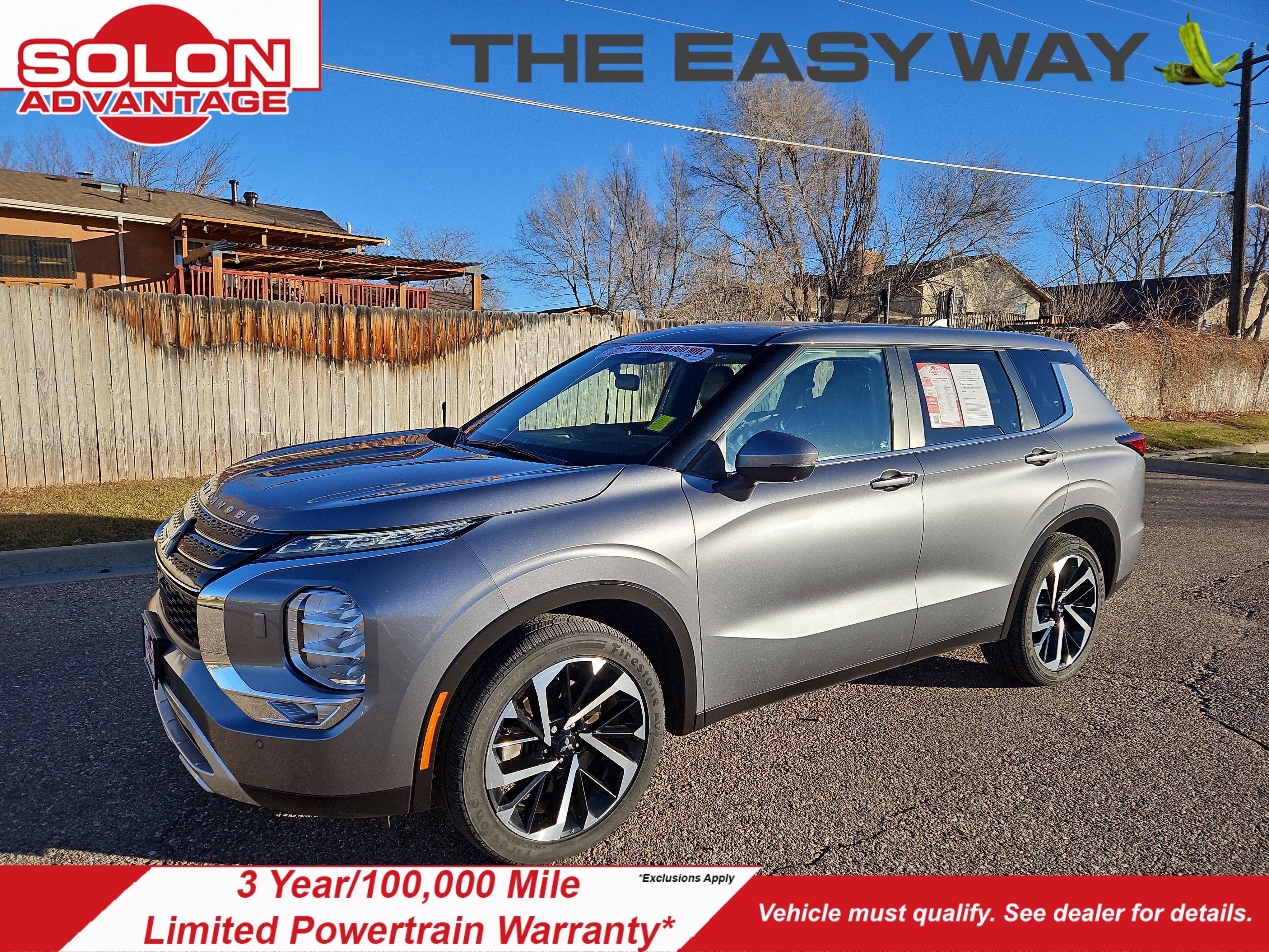 Used 2023 Mitsubishi Outlander SE image 1