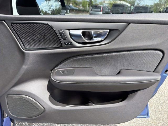 Used 2020 Volvo S60 T5 R-Design image 15