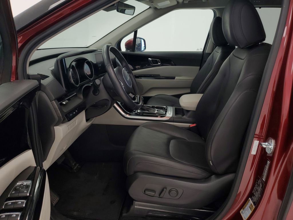 Used 2024 Kia Carnival EX FWD image 13