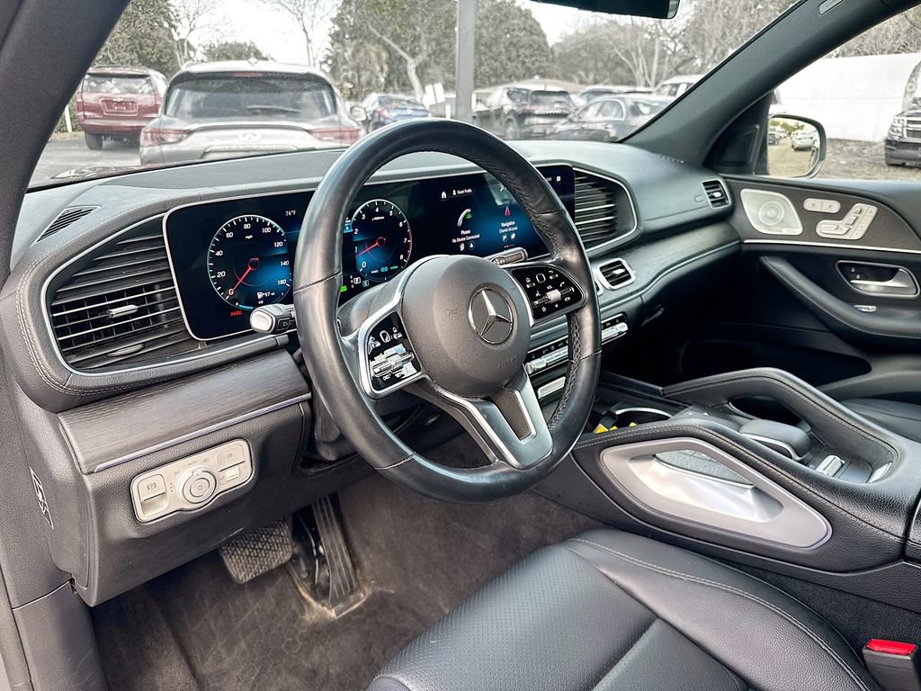 Used 2023 Mercedes-Benz GLS 450 4MATIC image 10