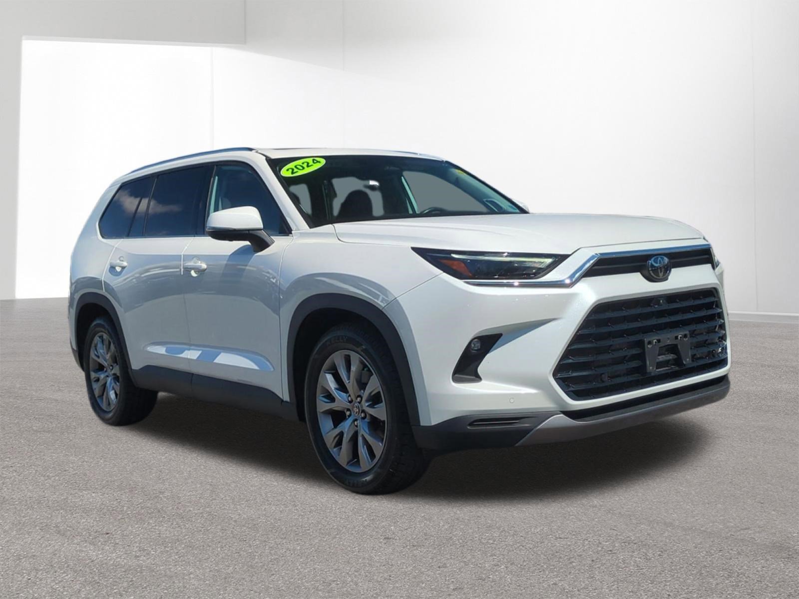 Used 2024 Toyota Grand Highlander Limited image 3