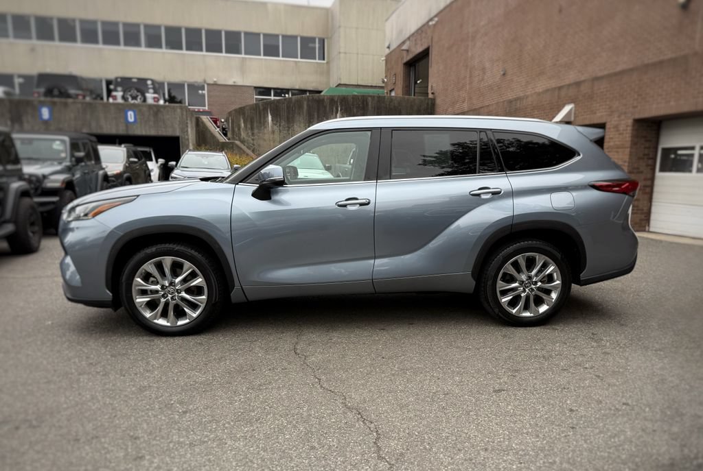 Used 2020 Toyota Highlander Limited FWD image 14