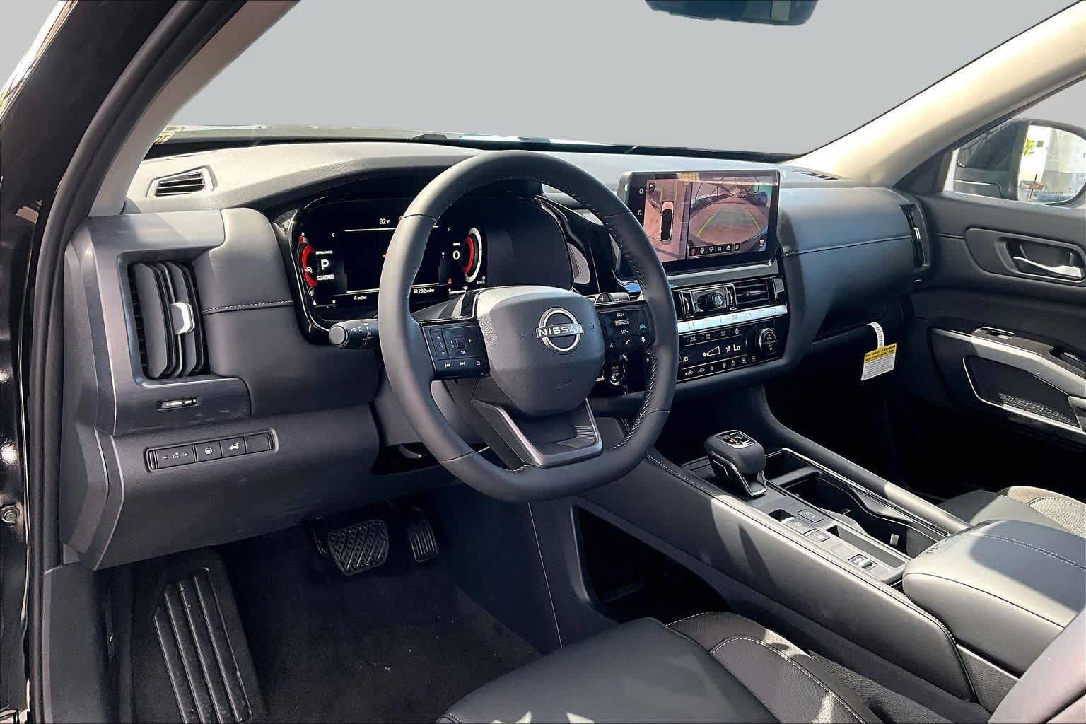 New 2026 Nissan Pathfinder SL FWD image 10