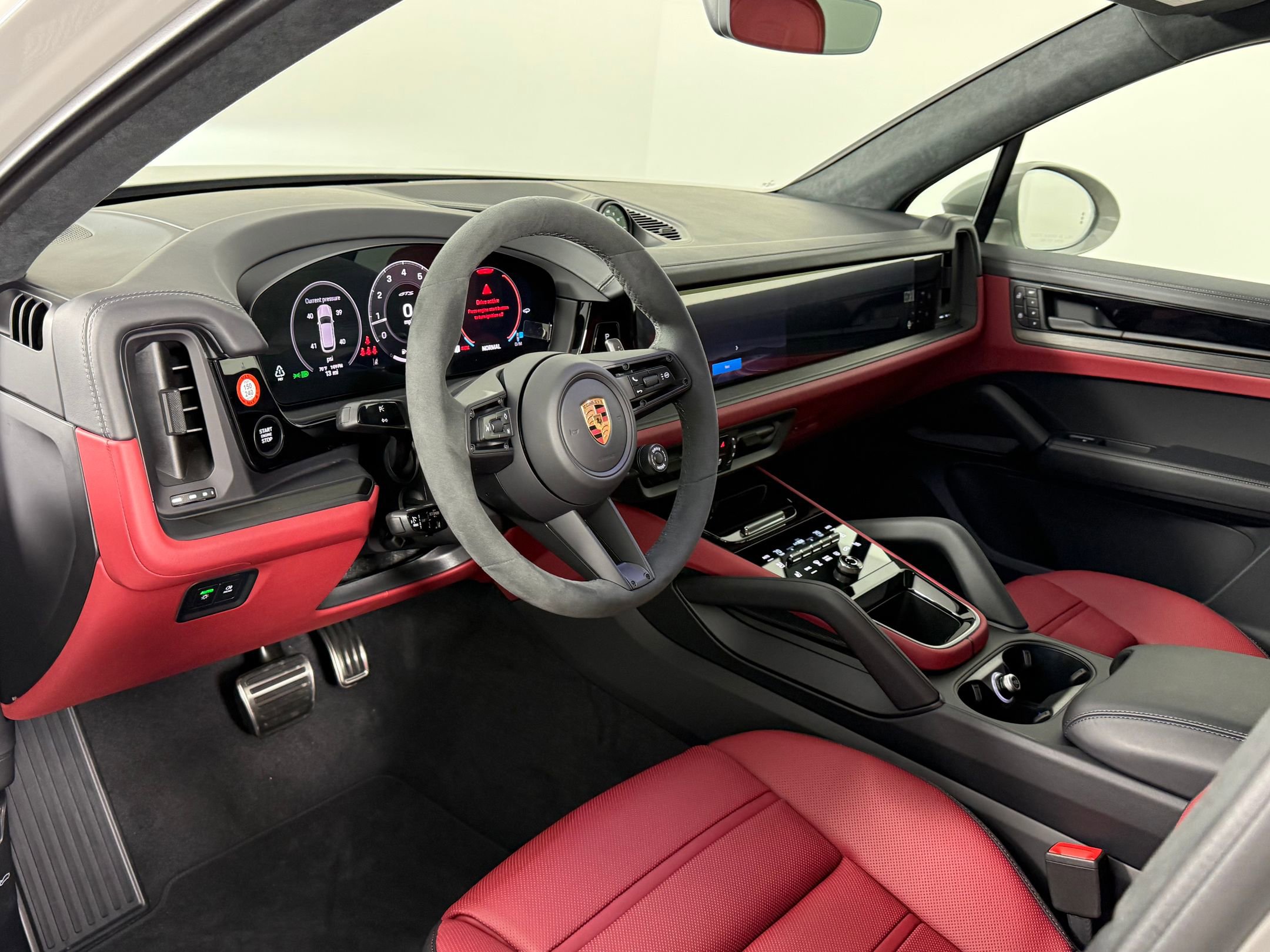 New 2026 Porsche Cayenne GTS image 4