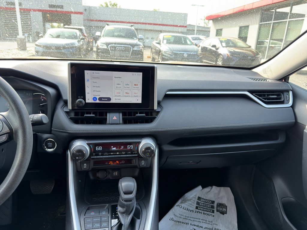 Used 2023 Toyota RAV4 XLE image 32