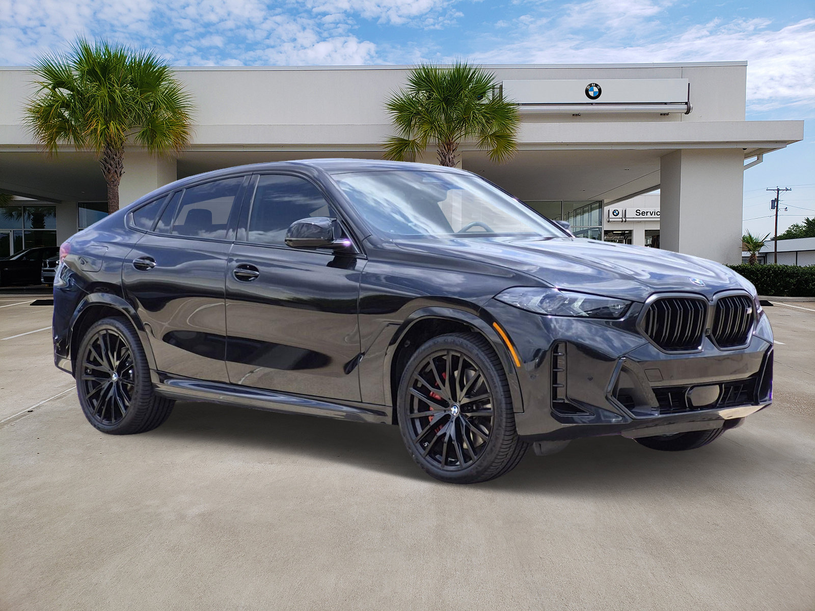 Certified 2025 BMW X6 M60i w/ Climate Comfort Package AWD/4WD image 3