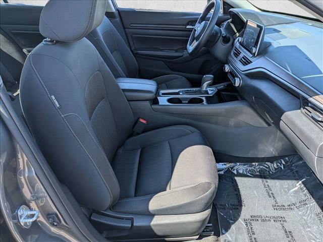 Used 2024 Nissan Altima 2.5 SV FWD image 26