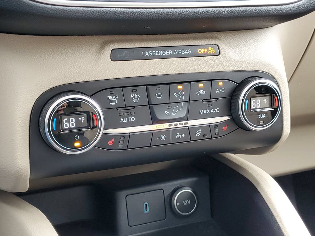 Used 2020 Ford Escape Titanium AWD/4WD image 29