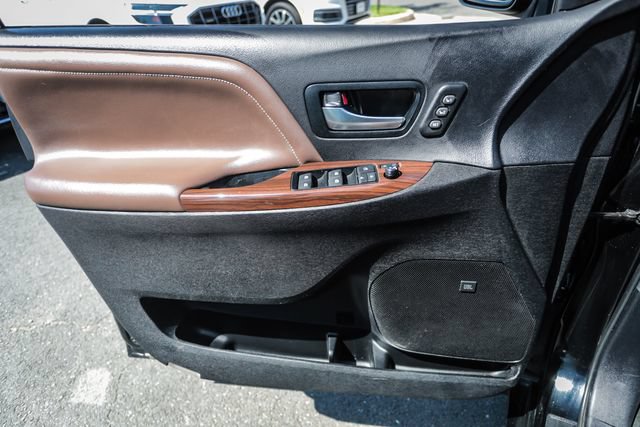 Used 2016 Toyota Sienna Limited Premium AWD/4WD image 36