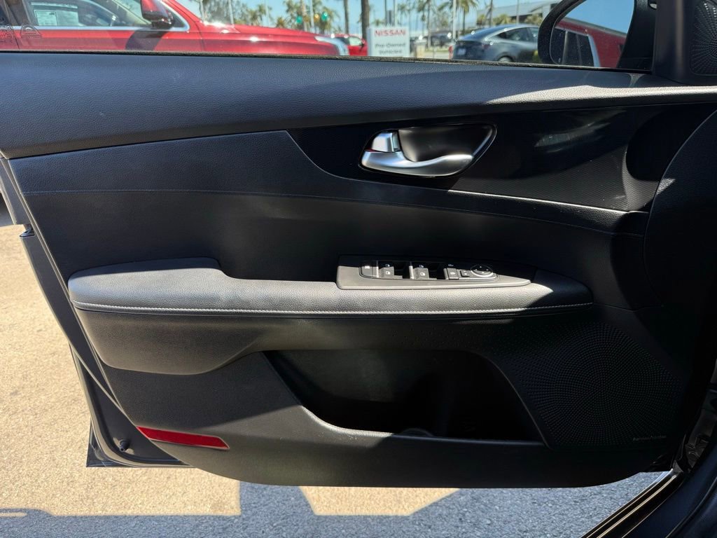 Used 2023 Kia Forte GT-Line w/ GT-Line Premium Package image 19