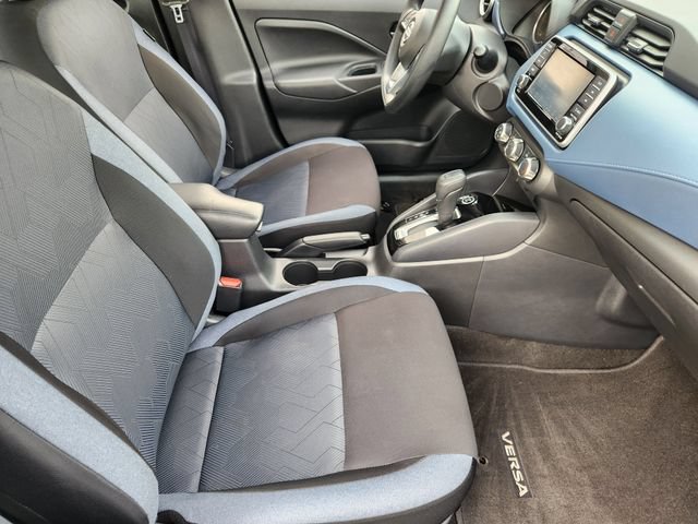 Used 2025 Nissan Versa SV FWD image 10