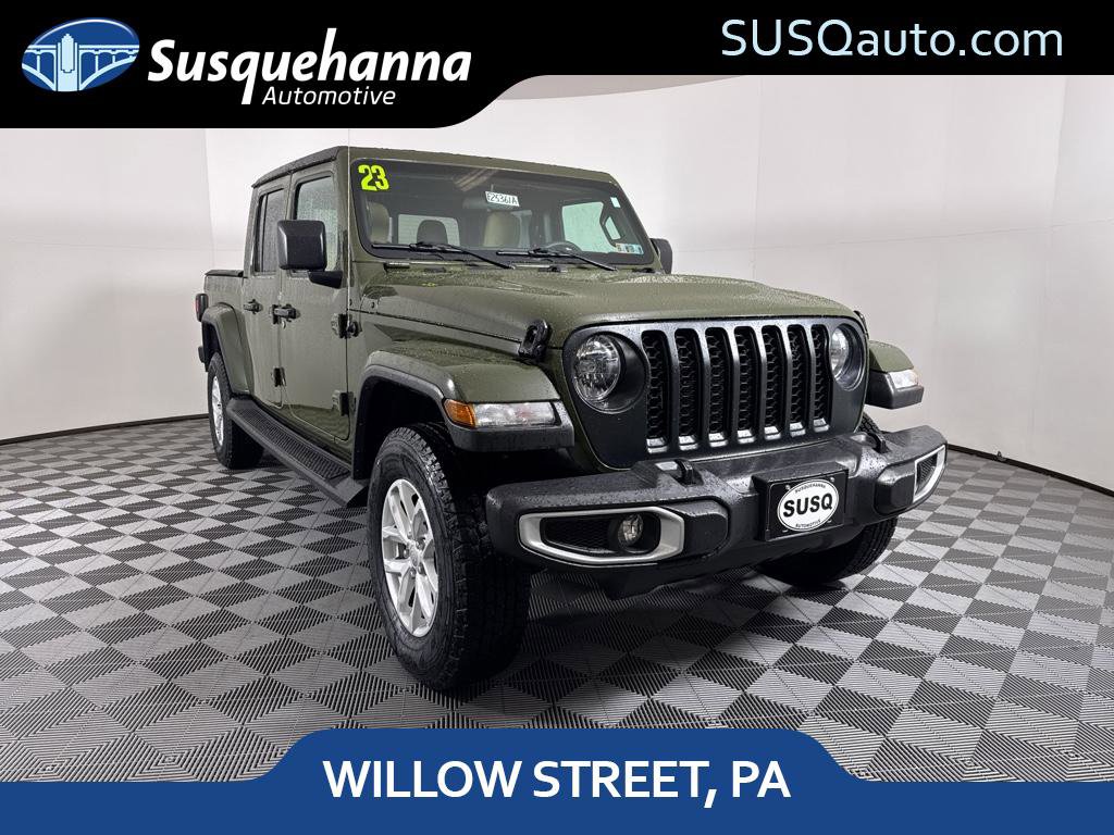 Used 2023 Jeep Gladiator Sport image 1