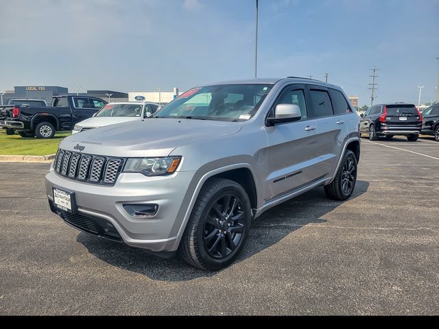 Used 2020 Jeep Grand Cherokee Altitude AWD/4WD image 8