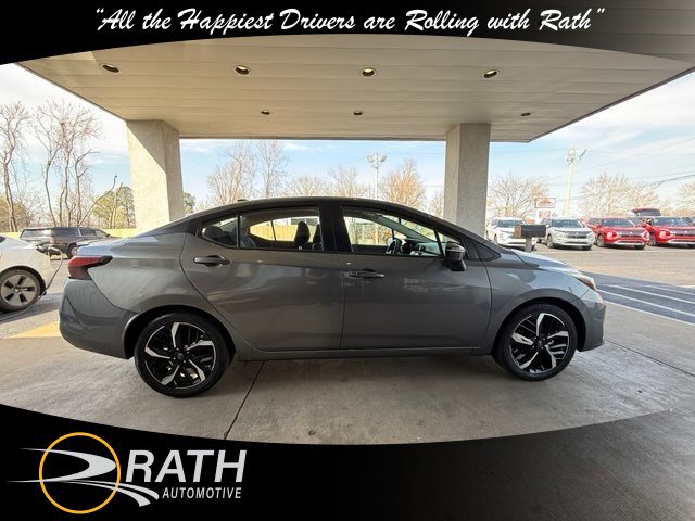 Used 2024 Nissan Versa SR image 10