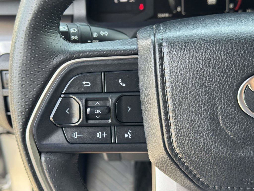 Certified 2025 Toyota 4Runner SR5 AWD/4WD image 8