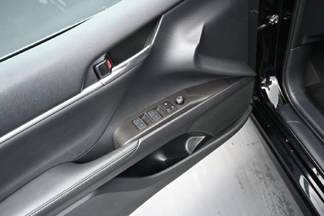 Certified 2023 Toyota Camry XSE FWD image 19