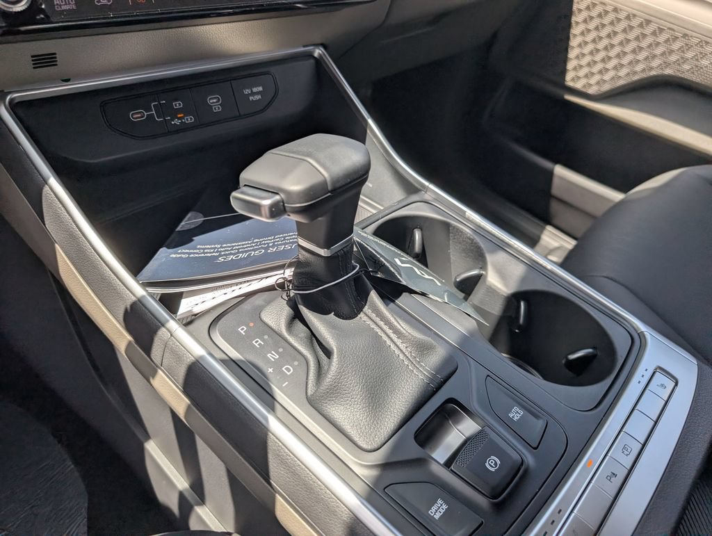 New 2026 Kia Carnival FWD image 18