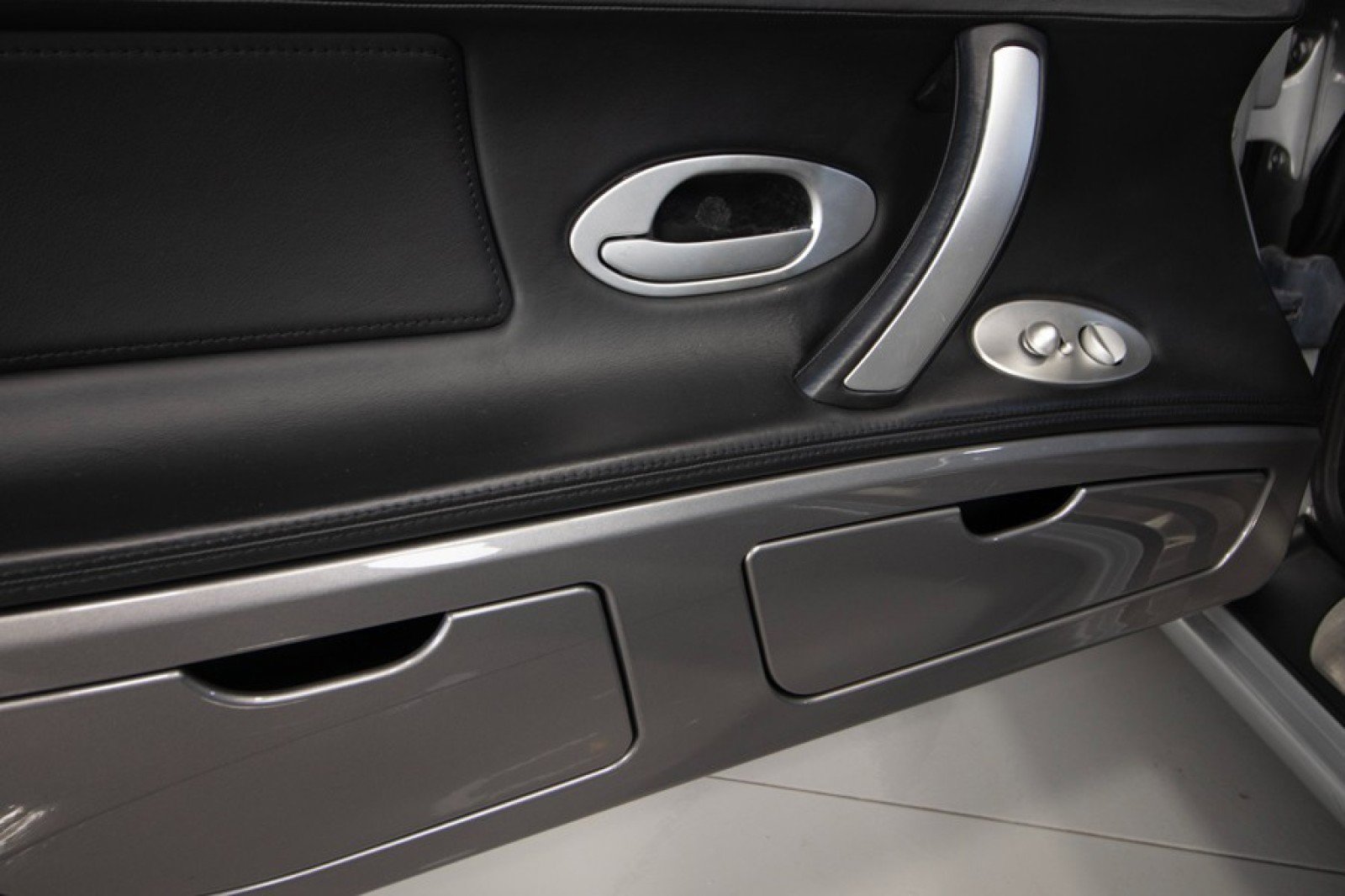 Used 2001 BMW Z8 image 63