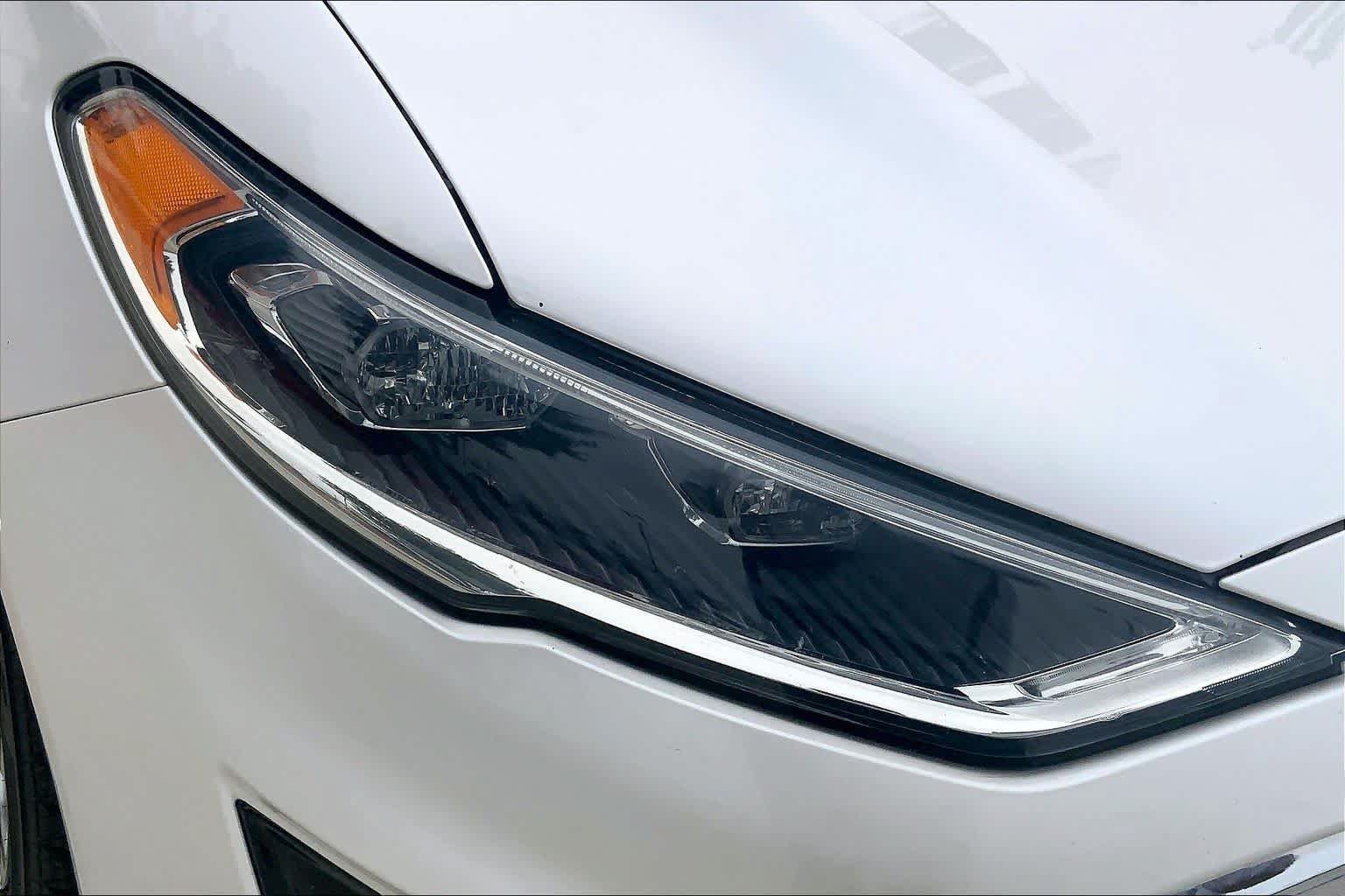 Used 2020 Ford Fusion SEL FWD image 27