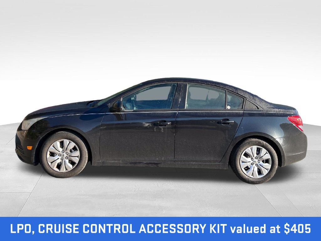 Used 2013 Chevrolet Cruze LS FWD image 2
