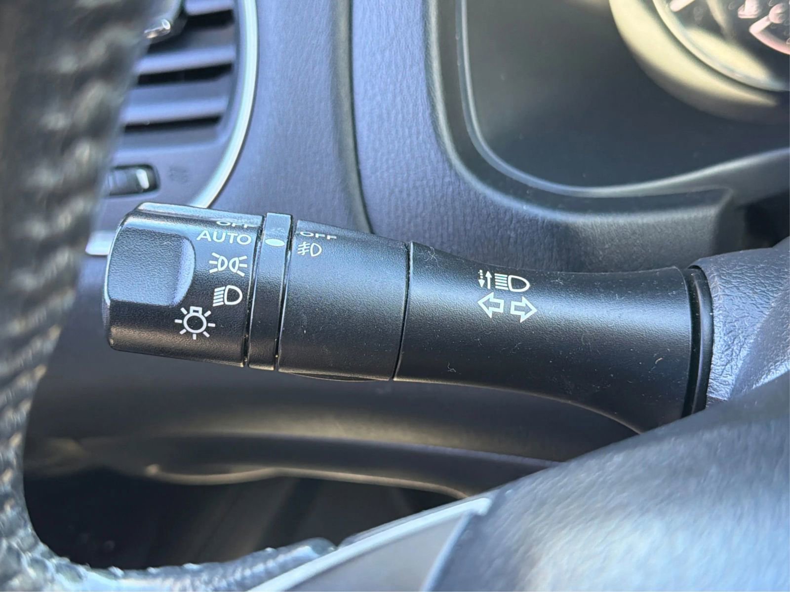 Used 2019 Nissan Pathfinder SV image 22