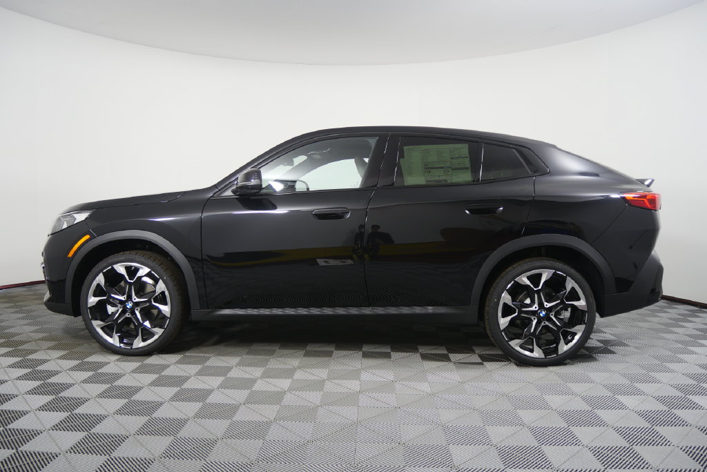 Certified 2026 BMW X2 xDrive28i w/ Technology Package AWD/4WD image 2