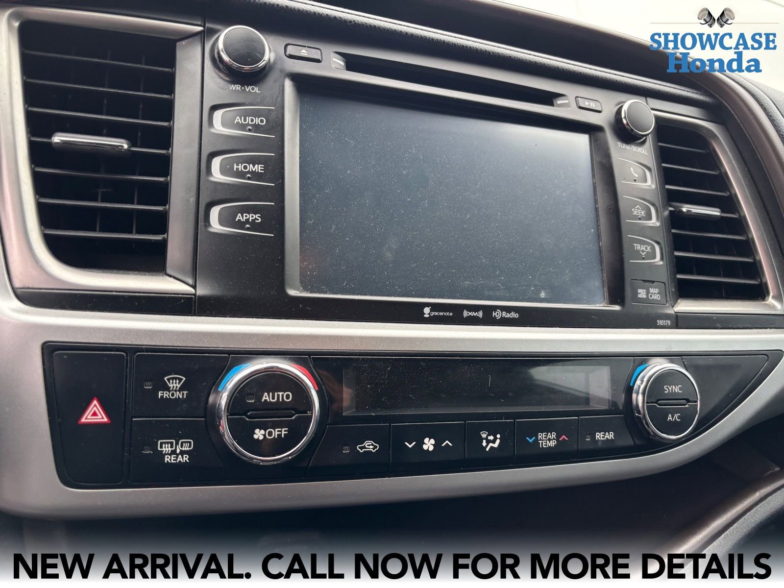 Used 2018 Toyota Highlander XLE image 11