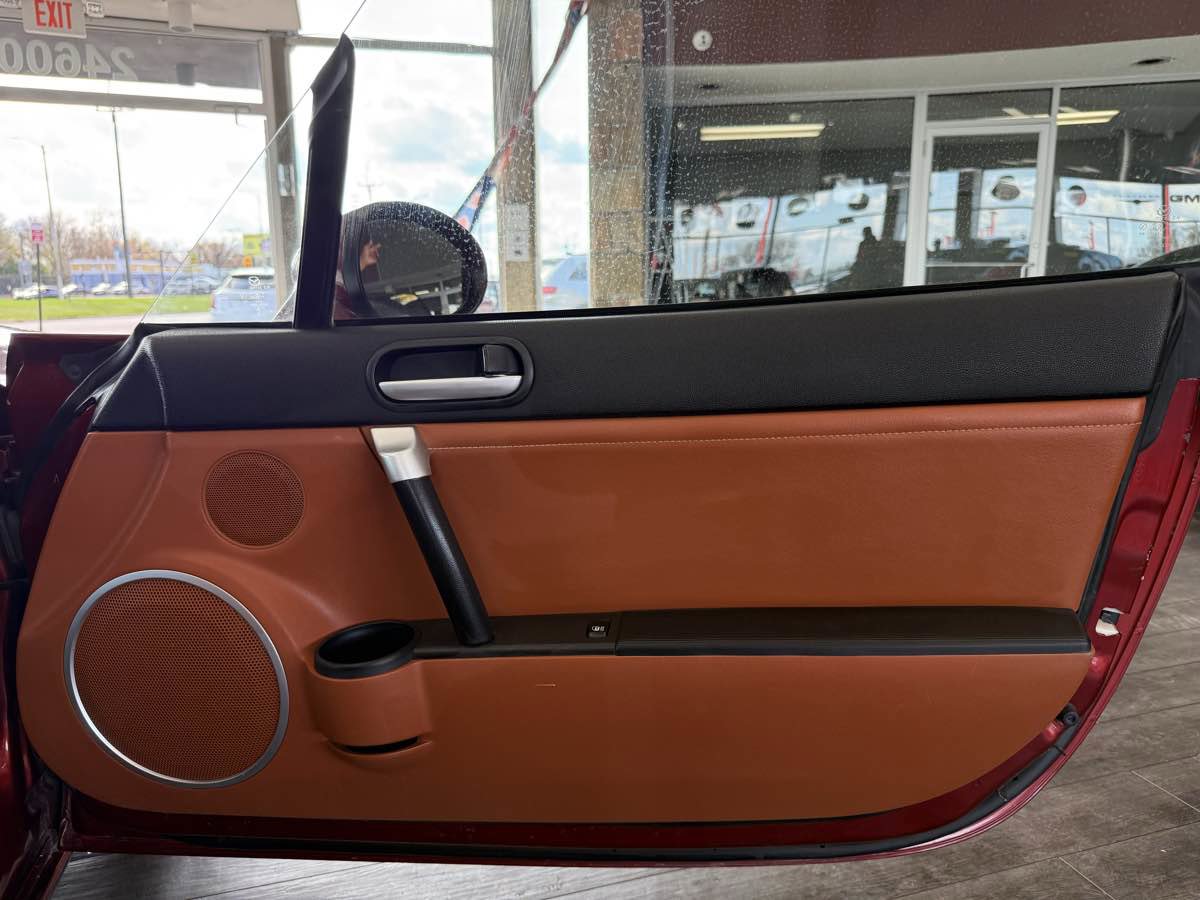 Used 2006 MAZDA MX-5 Miata Grand Touring w/ Premium Pkg RWD image 29